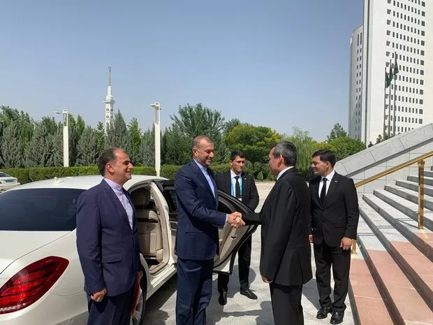 استقبال وزیر خارجه ترکمنستان از امیرعبداللهیان