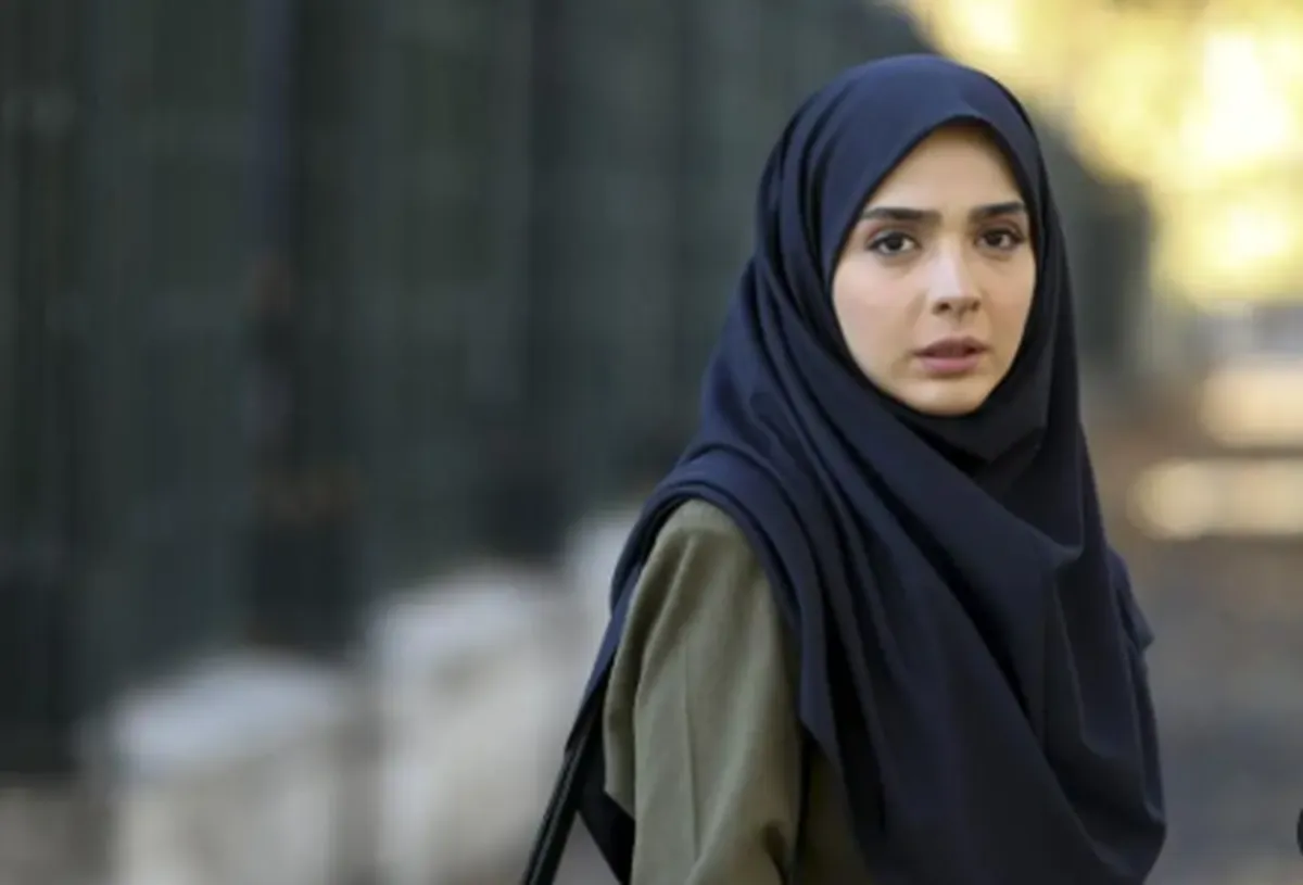 عکس جذاب یاسمن «لحظه گرگ‌ومیش» کنار دریا