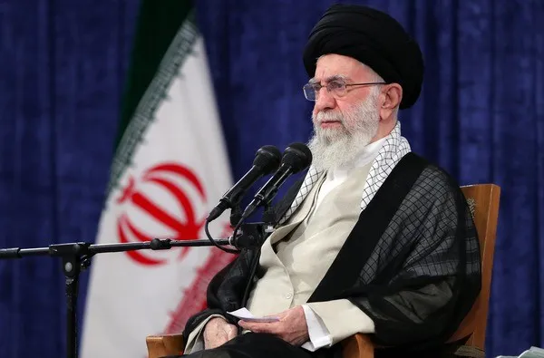 حوادث جزئی حواس مسئولان را پرت نکند /  فضا تا جای ممکن نباید امنیتی شود