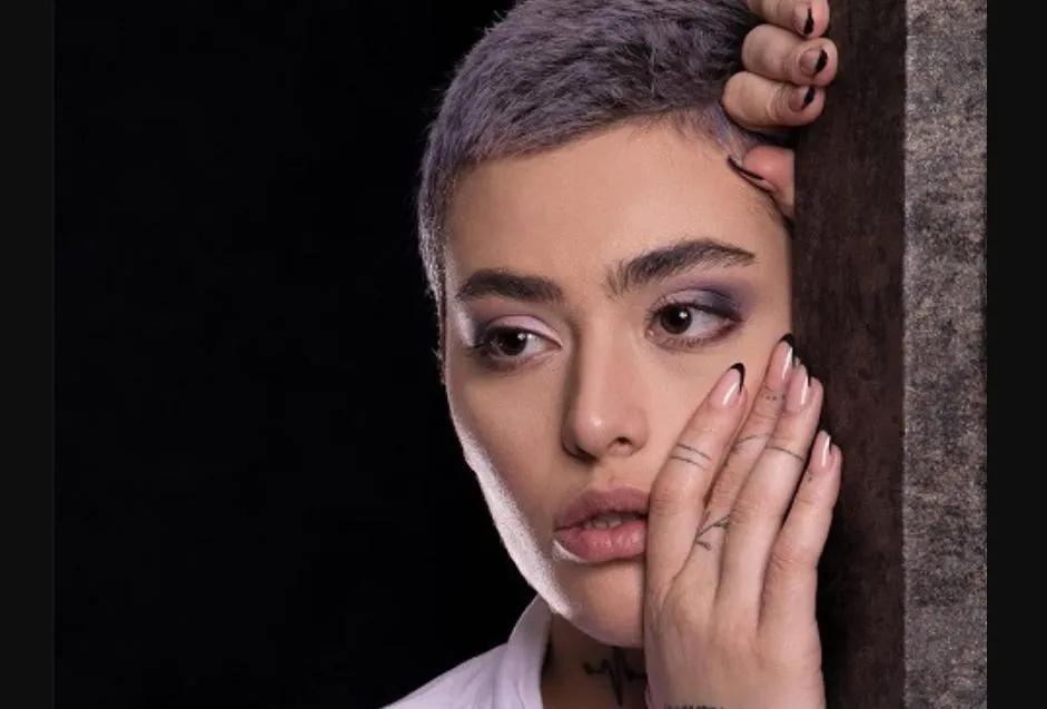 ریحانه پارسا به ایران بر می گردد! + عکس