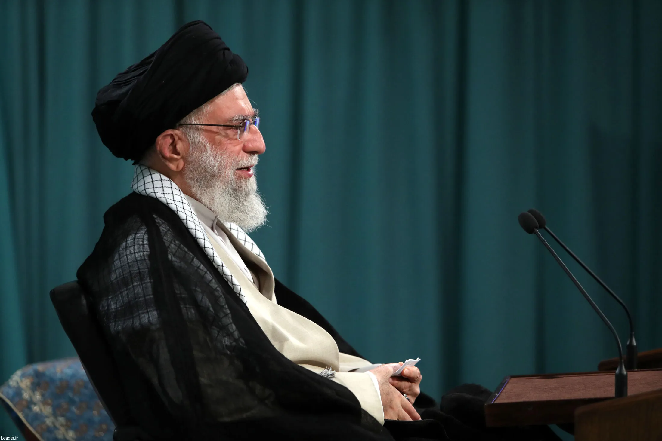 حضور رهبر معظم انقلاب بر مزار مرحوم هاشمی رفسنجانی