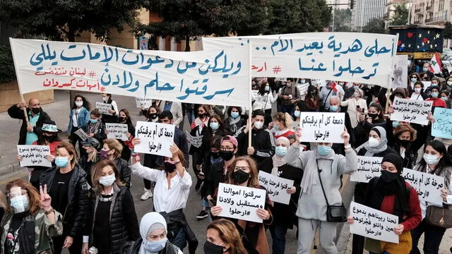 اعتراض زنان در بیروت +عکس