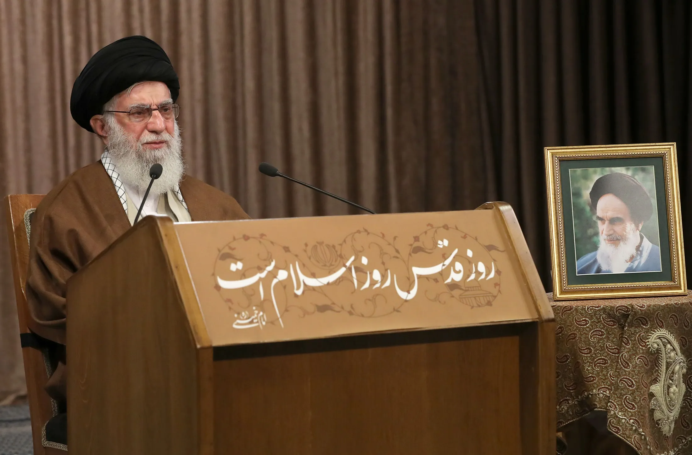 تاکید رهبر ایران بر تداوم مبارزه برای آزادی سازی فلسطین