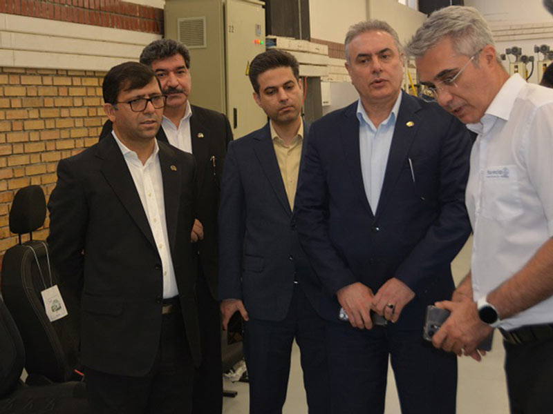 تاکید قائم‌مقام مدیرعامل بانک تجارت بر ضرورت حمایت از تولید و صنعت کشور