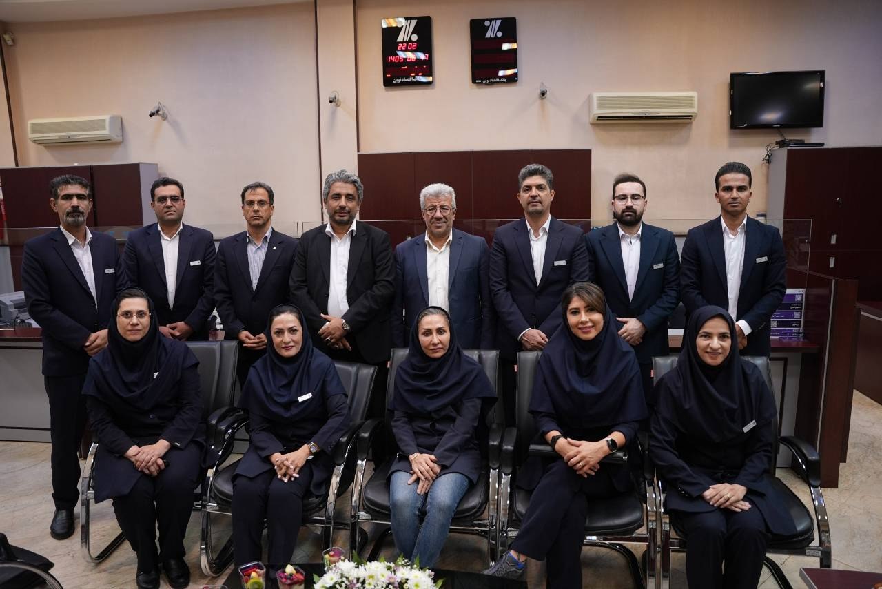 تاکید مدیران ارشد بانک اقتصادنوین بر رعایت حقوق مشتریان تاکید مدیران ارشد بانک اقتصادنوین بر رعایت حقوق مشتریان
