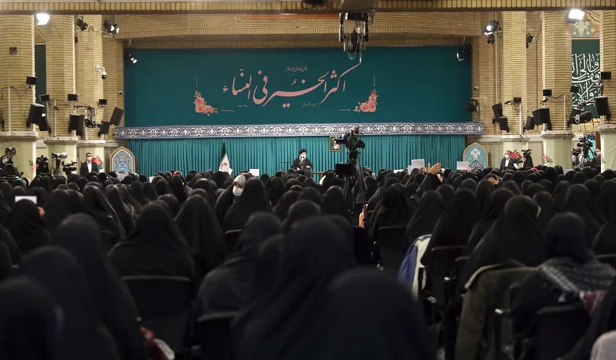 رهبر معظم انقلاب: در قضایای اخیر چه کسانی در مقابل فراخوان ها ایستادگی کردند؟