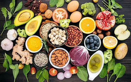 با این ۱۰ ماده غذایی جوان بمانید