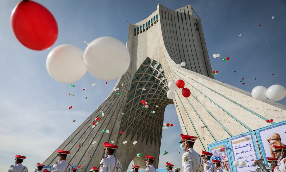 جشن پیروزی انقلاب در میدان آزادی تهران + فیلم