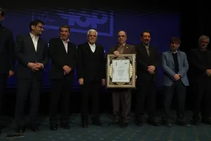 فولاد مبارکه تنها فولادساز در جمع ۱۰ شرکت برتر کشور؛ درخشش با کسب رتبه‌های اول فروش و بازده فروش در گروه فلزات آهنی و رتبه‌های سوم ارزش‌افزوده، سودآوری، اشتغال‌زایی و ارزش بازار برتر