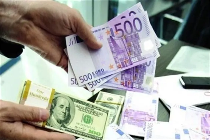 کاهش ١٥٠تومانى قیمت دلار و یورو