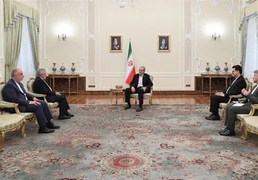 Iranian President Emphasizes Priority of Ties with Aligned, Regional States