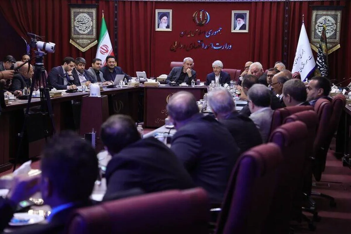 وزیر اقتصاد: اولین ریشه مشکلات اقتصادی کشور، تخصیص ارز و بازگشت آن است