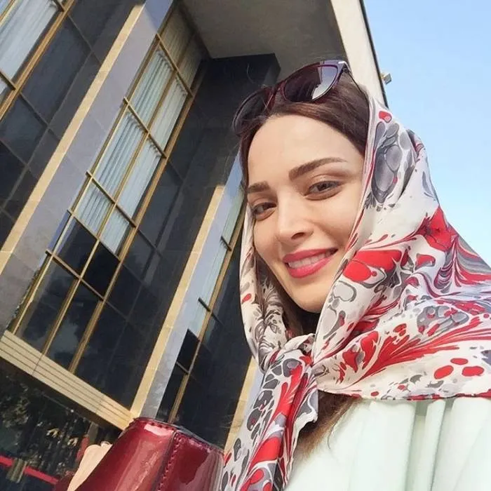 استایل بهنوش طباطبایی در جشن تولد خواهرش + عکس