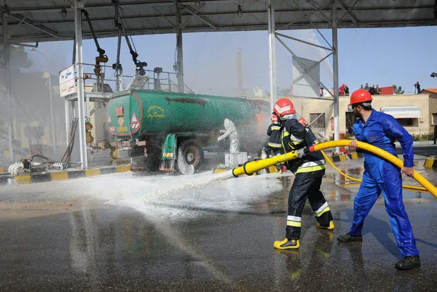 حریق گسترده در کارگاه مبل سازی