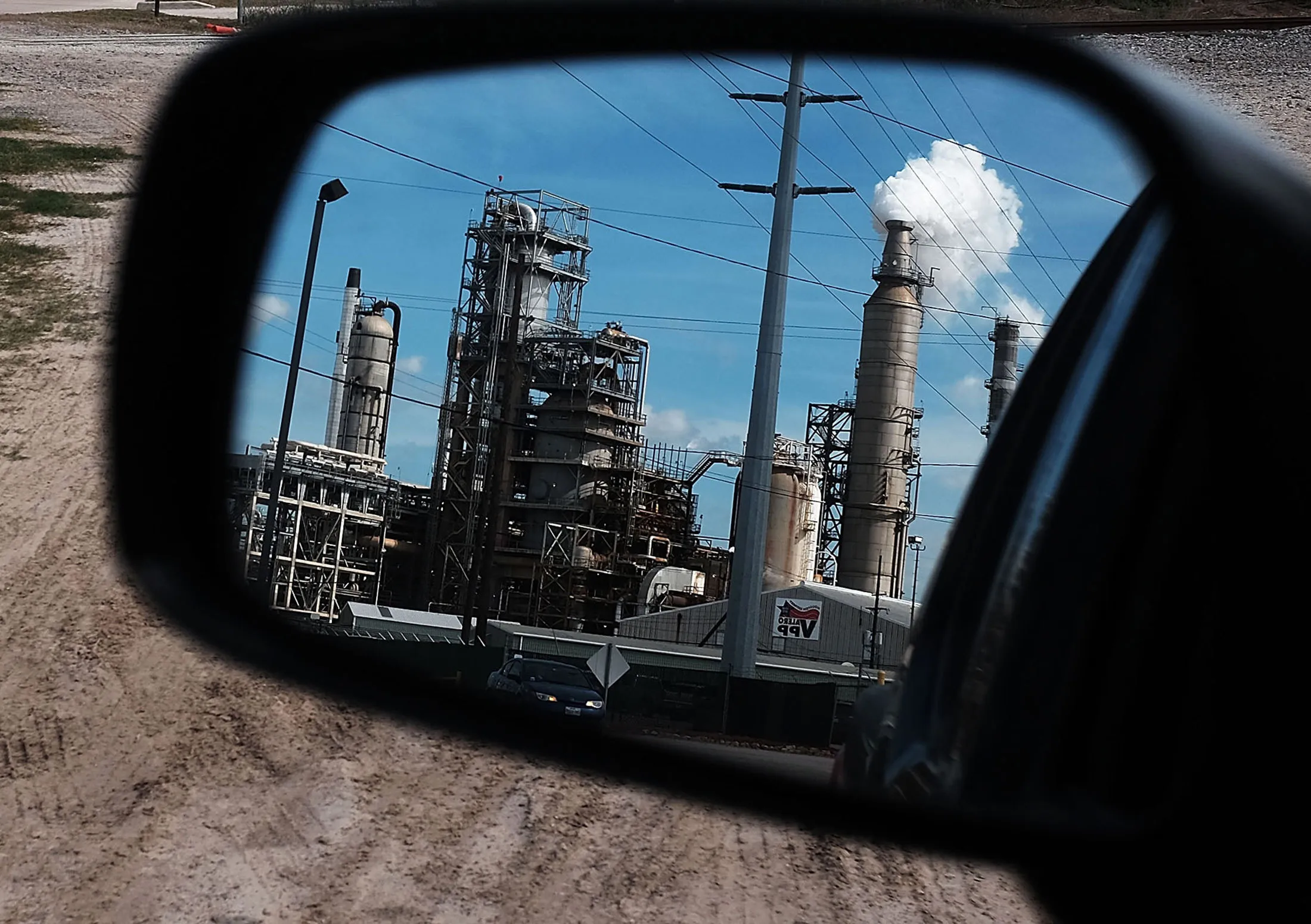 Oil Trades Near $46 a Barrel as Nigeria Sees OPEC Cuts Unlikely