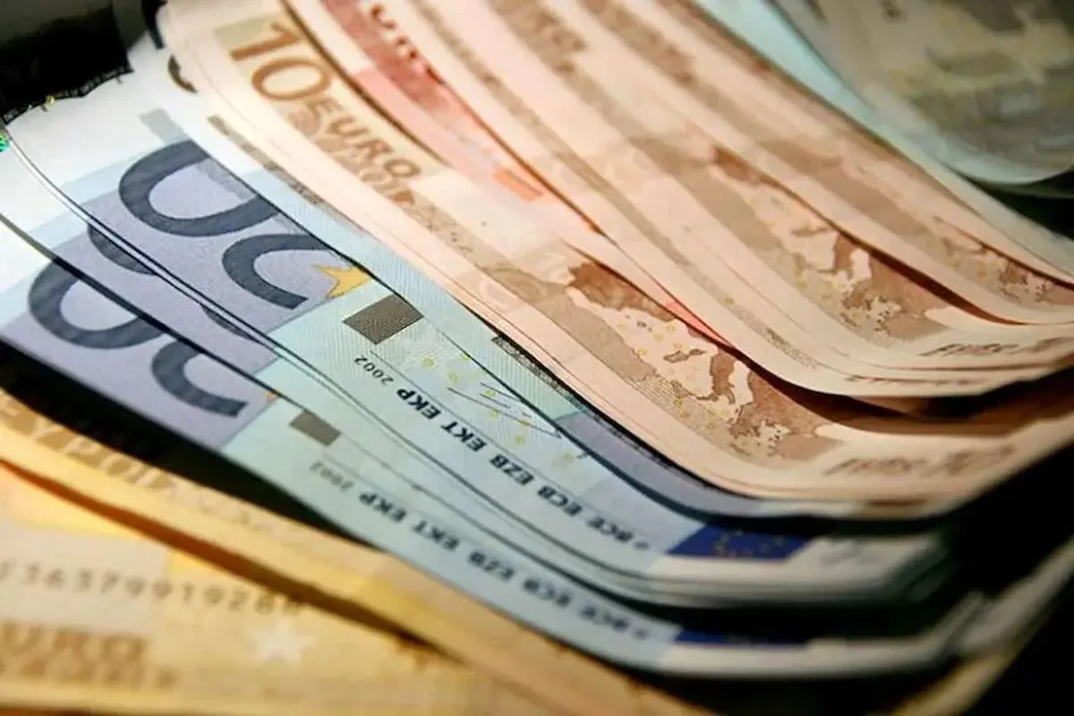 قیمت یورو امروز ۱۷ بهمن ماه ۱۴۰۲ در بازار