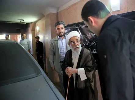 حضور جنتی بر پیکر آیت‌الله خزعلی +عکس