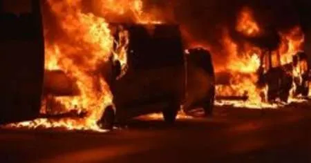 ۲۸خودرو در استانبول به آتش کشیده شد