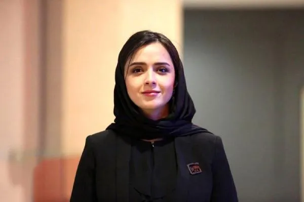 ترانه علیدوستی در حال شنا کردن! +عکس