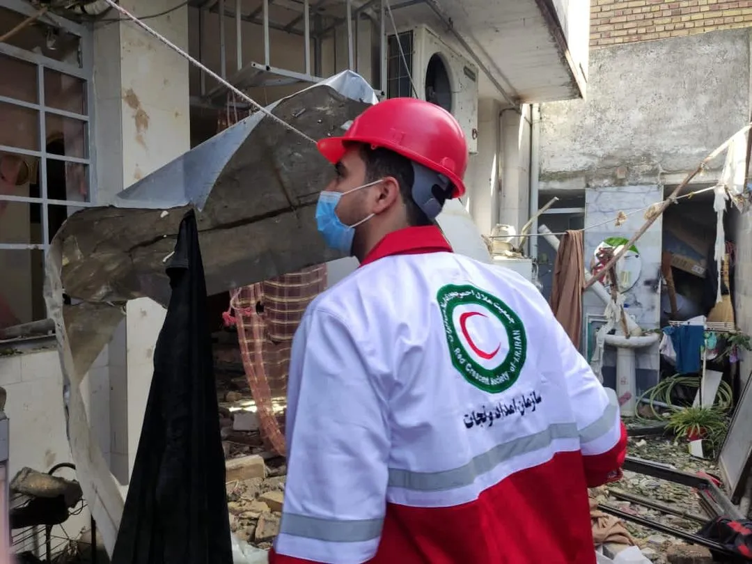 ۱۴ مصدوم در پی انفجار یک آپارتمان ۳ طبقه در مینودشت