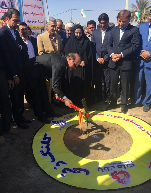 کلنگ‌زنی خانه بهداشت روستای خون دشتستان با مشارکت بانک ملت