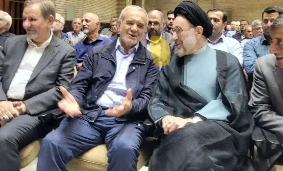 شعار مردم یزد هنگام ورود پزشکیان: یارخاتمی آمد! + فیلم