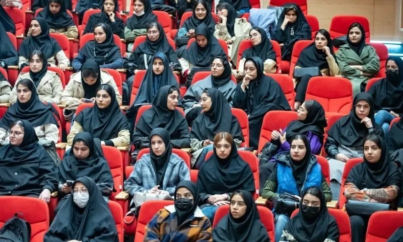 دانشجویان
