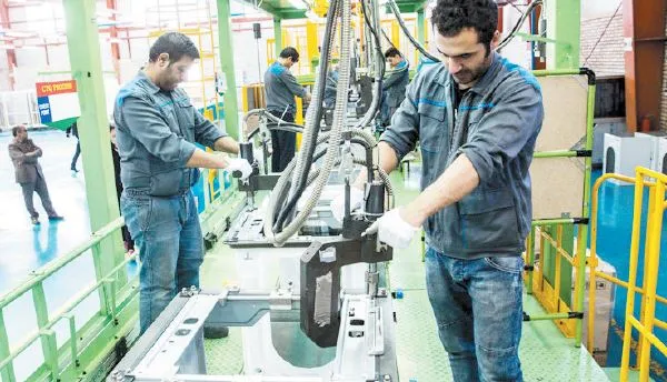 سیاست تزریق پول مشکل بیکاری را حل نمی‌کند