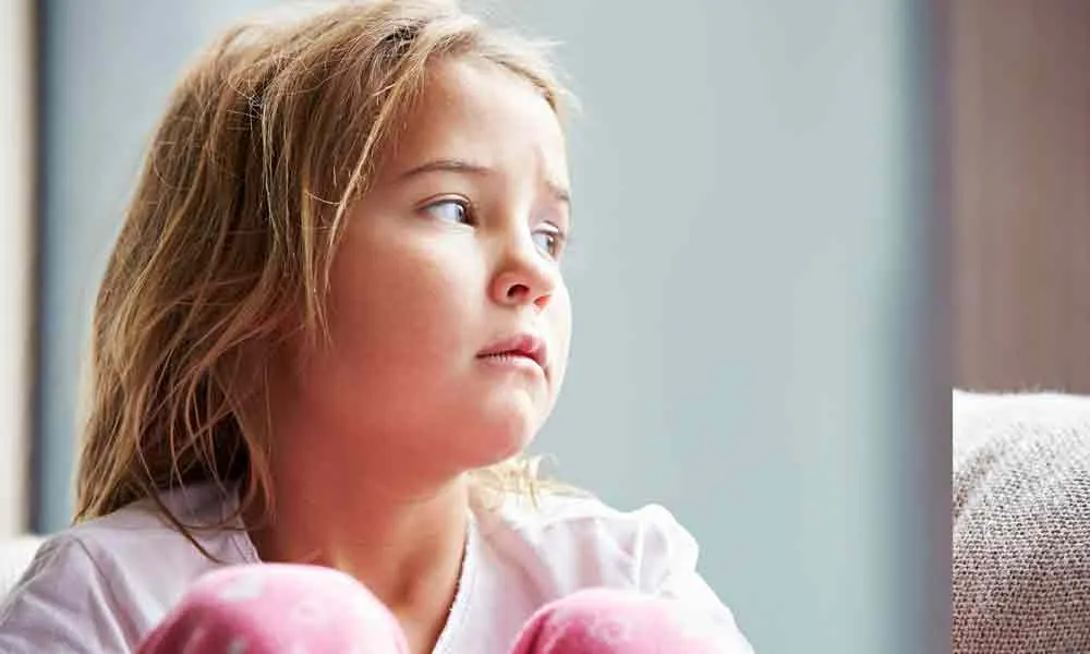 چرا فرزندم همیشه نگران است؟ / روش آرام کردن کودکان مضطرب