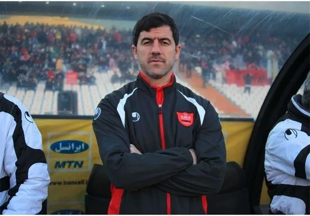 اخراج کریم باقری از روی نیمکت پرسپولیس
