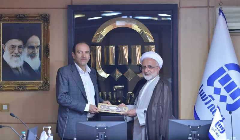 تقدیر معاون رییس‌جمهور از مدیرعامل بیمه‌آسیا