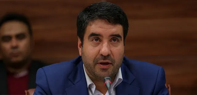 بانک‌ها نباید تولیدکننده بدهکار را ممنوع‌الخروج کنند
