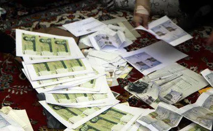 خواهران جاعل به دام پلیس افتادند