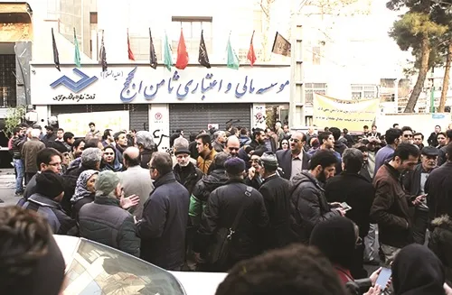 ⁣پشت‌پرده بحران موسسات مالی و اعتباری و تجمعات مال‌باختگان