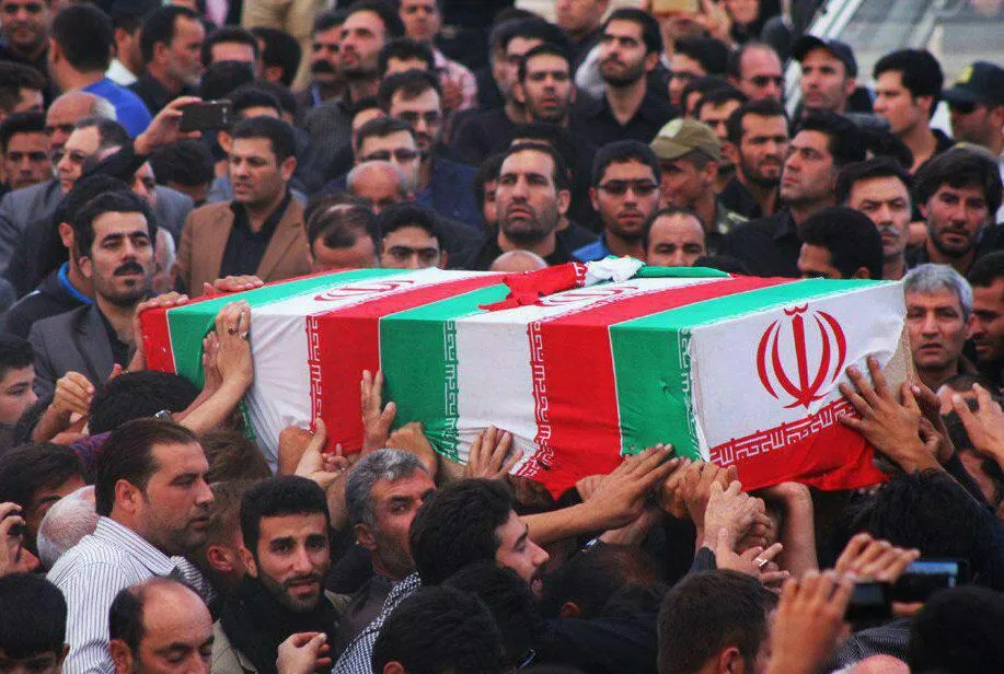 تشییع پیکر ٣٧ شهید حادثه حله در اهواز