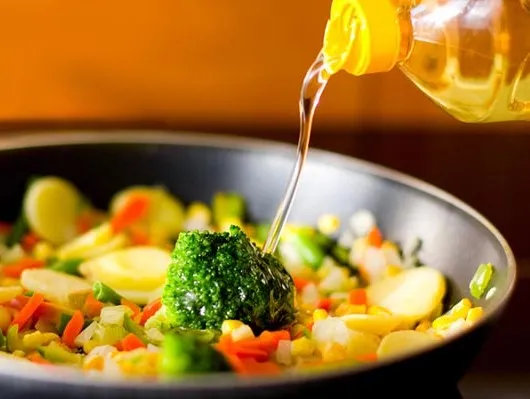 چه چربی‌هایی را برای پخت‌ و پز استفاده کنیم؟