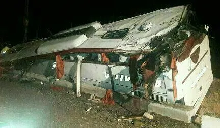 ۱۹ کشته و ۲۴ زخمی در واژگونی اتوبوس زائران اربعین