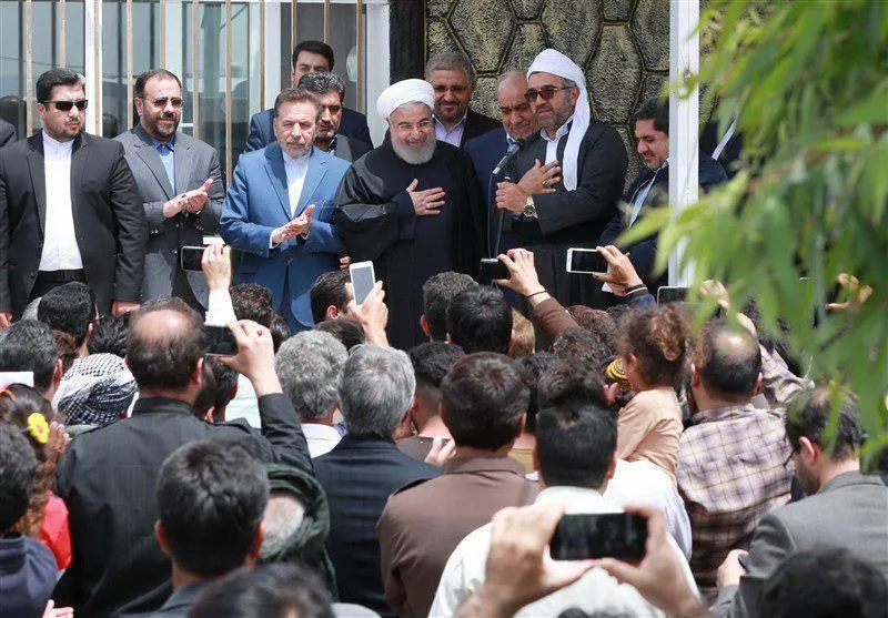 بازدید روحانی از روند کمک&zwnj;رسانی و گفت&zwnj;وگو با مردم زلزله&zwnj;زده