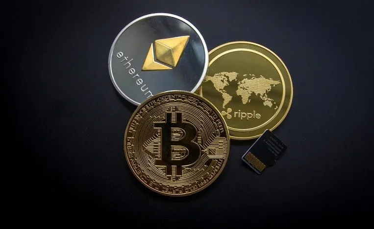 صرافی رمزارز ایرانی یا خارجی؟ کدام را انتخاب کنیم؟