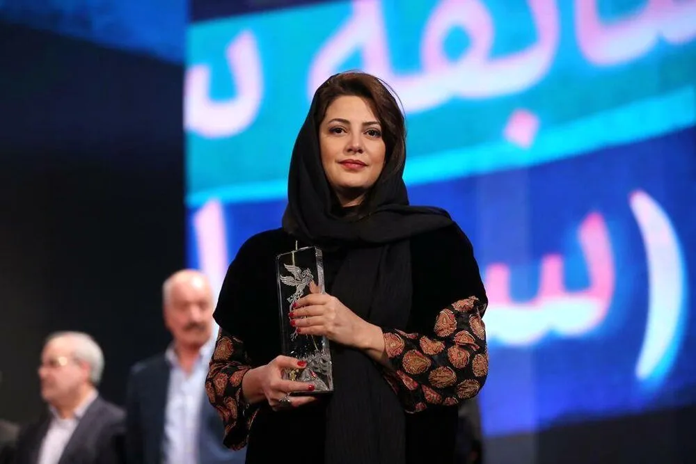 طناز طباطبایی برنده سیمرغ بهترین بازیگر زن شد / فرشته حسینی دیپلم افتخار گرفت