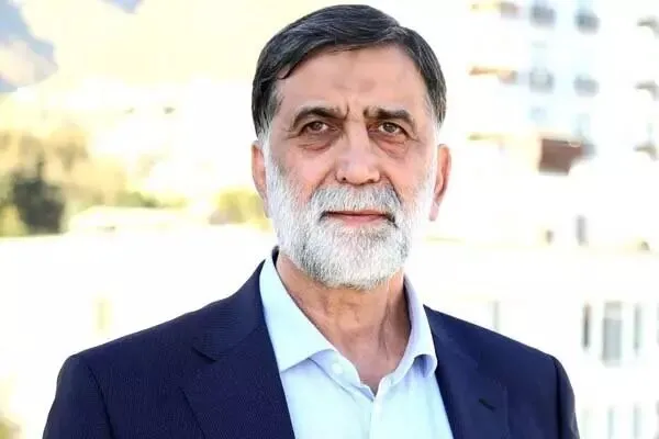نامه آجرلو به رییس صدا و سیما درباره تصاویر سیگار کشیدن هواداران استقلال
