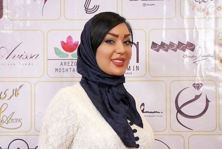 دعوای خانم بازیگر در برنامه زنده +عکس
