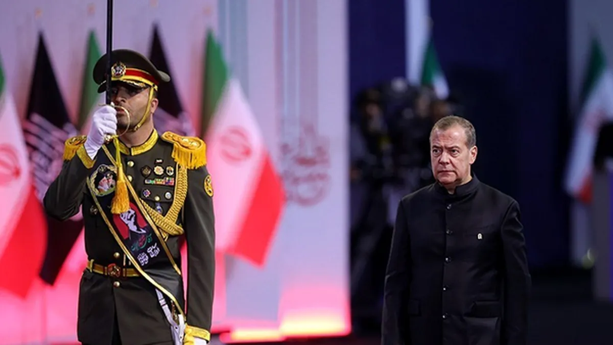 ادعای جنجالی مدودف درباره قدرت ایران در هرمز و باب‌المندب