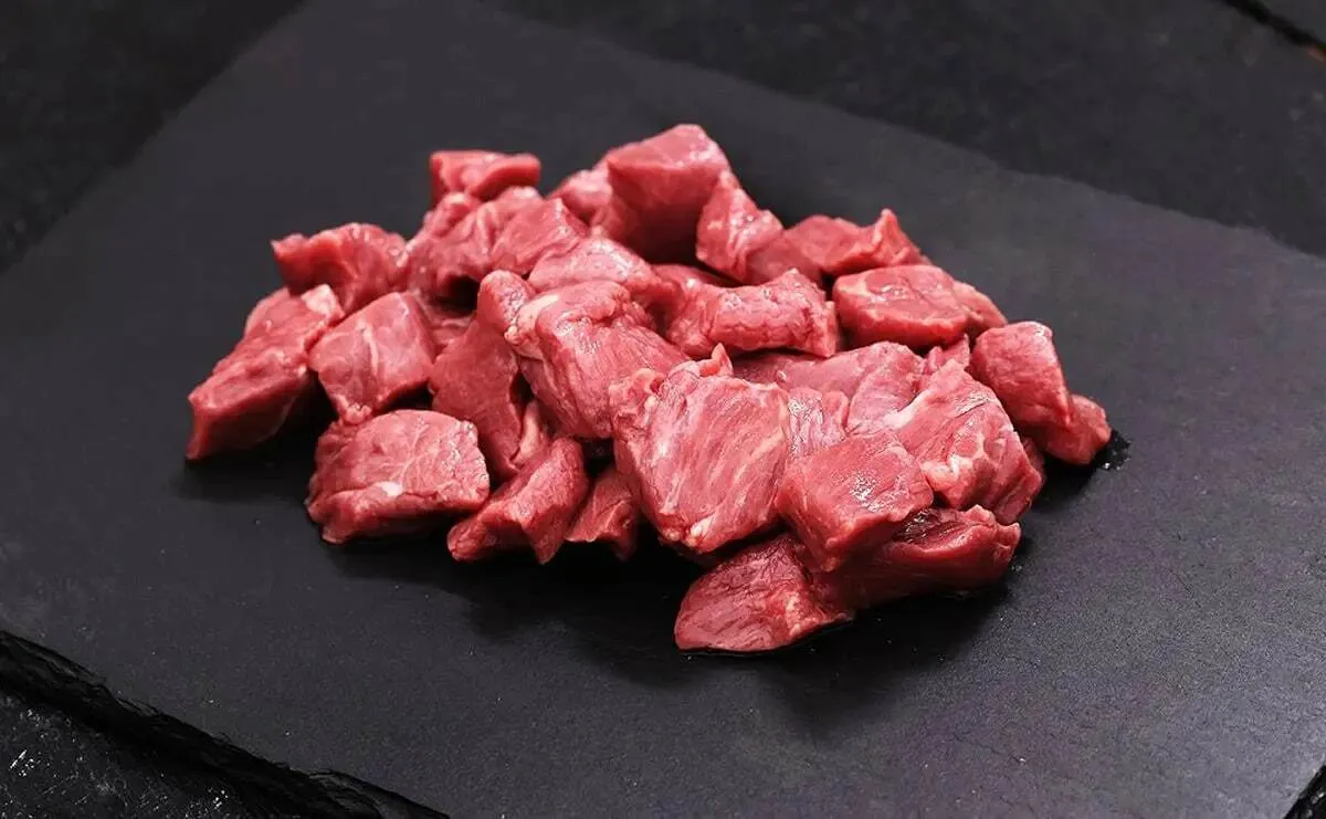 قیمت گوشت قرمز امروز ۸ فروردین ۱۴۰۴ / گوشت قیمه‌ای گوساله چند؟ + جدول