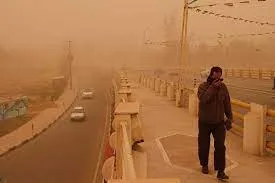تصاویری از ورود توده عظیم گردوغبار در کرمانشاه