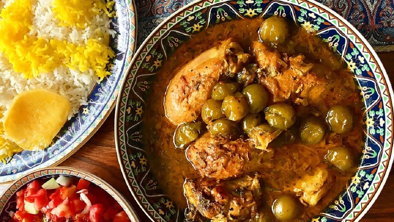 آموزش روش پخت خورش گوجه سبز (آلوچه) + فیلم