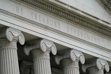 US puts sanctions on oil fleet related to Iran