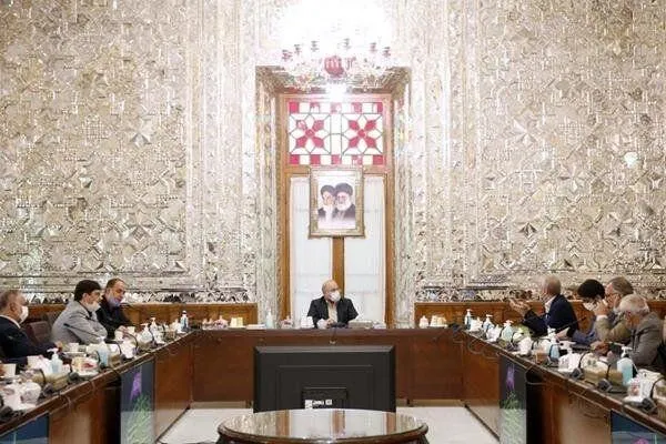 توافق برای تامین منابع کالاهای اساسی و همسان سازی حقوق بازنشستگان