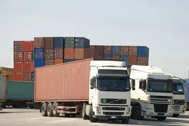 توسعه صادرات تنها راه بهبود وضعیت اقتصادی