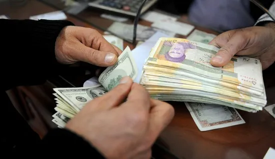 تیر دلالان ارزی به سنگ خورد